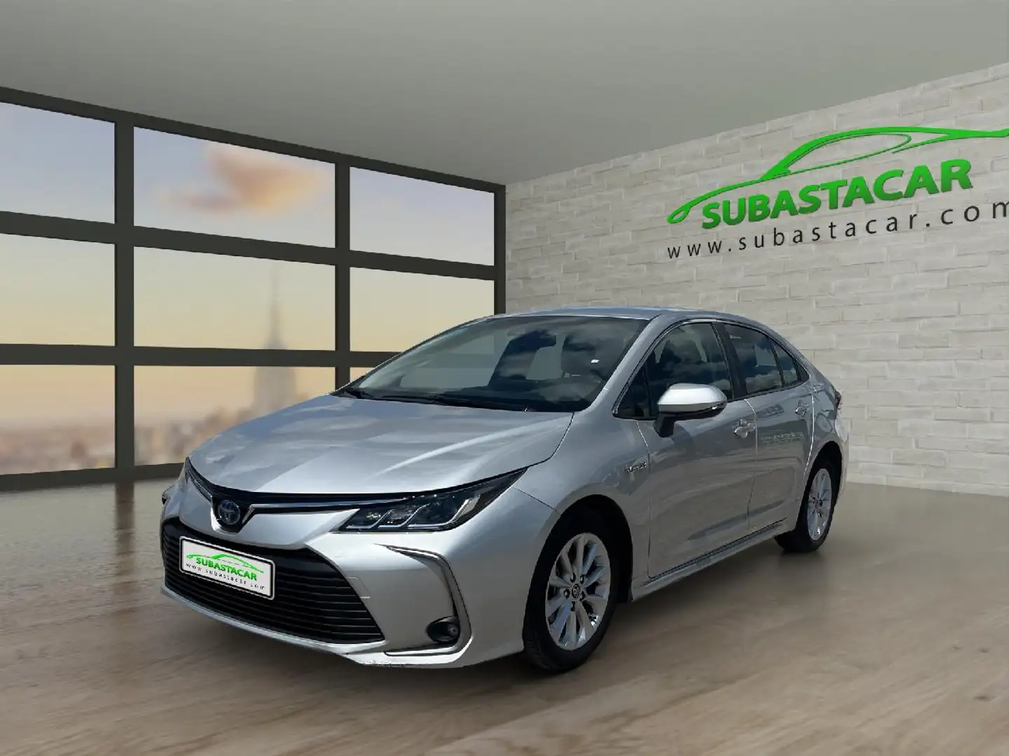 Toyota Corolla Sedán 125H Active Tech Plateado - 1