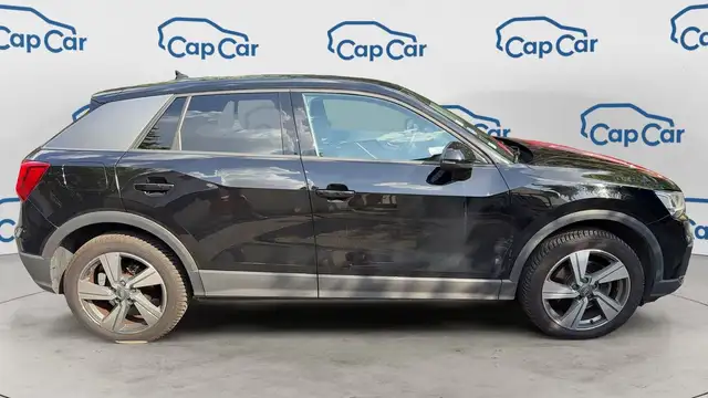 Audi Q2 view 4