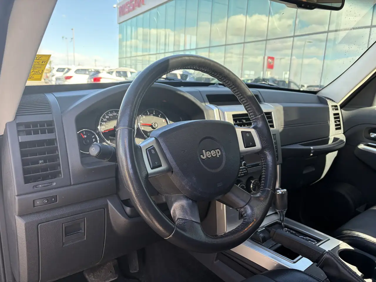 Jeep Liberty снимка Jeep Liberty