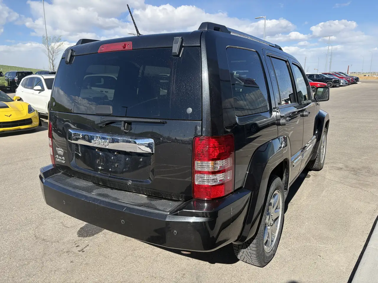 Jeep Liberty снимка Jeep Liberty