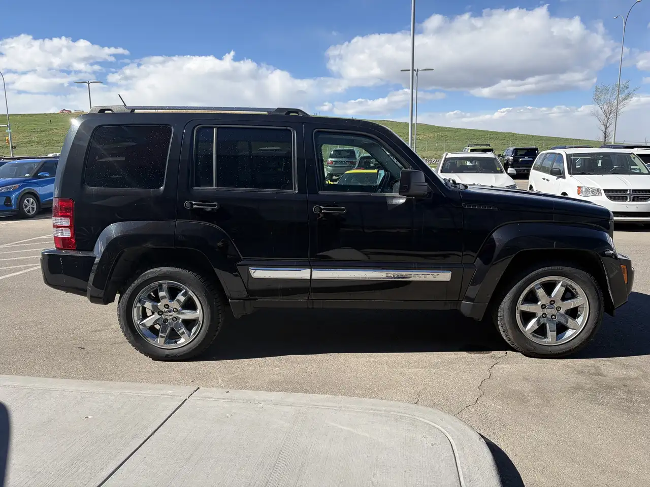 Jeep Liberty снимка Jeep Liberty