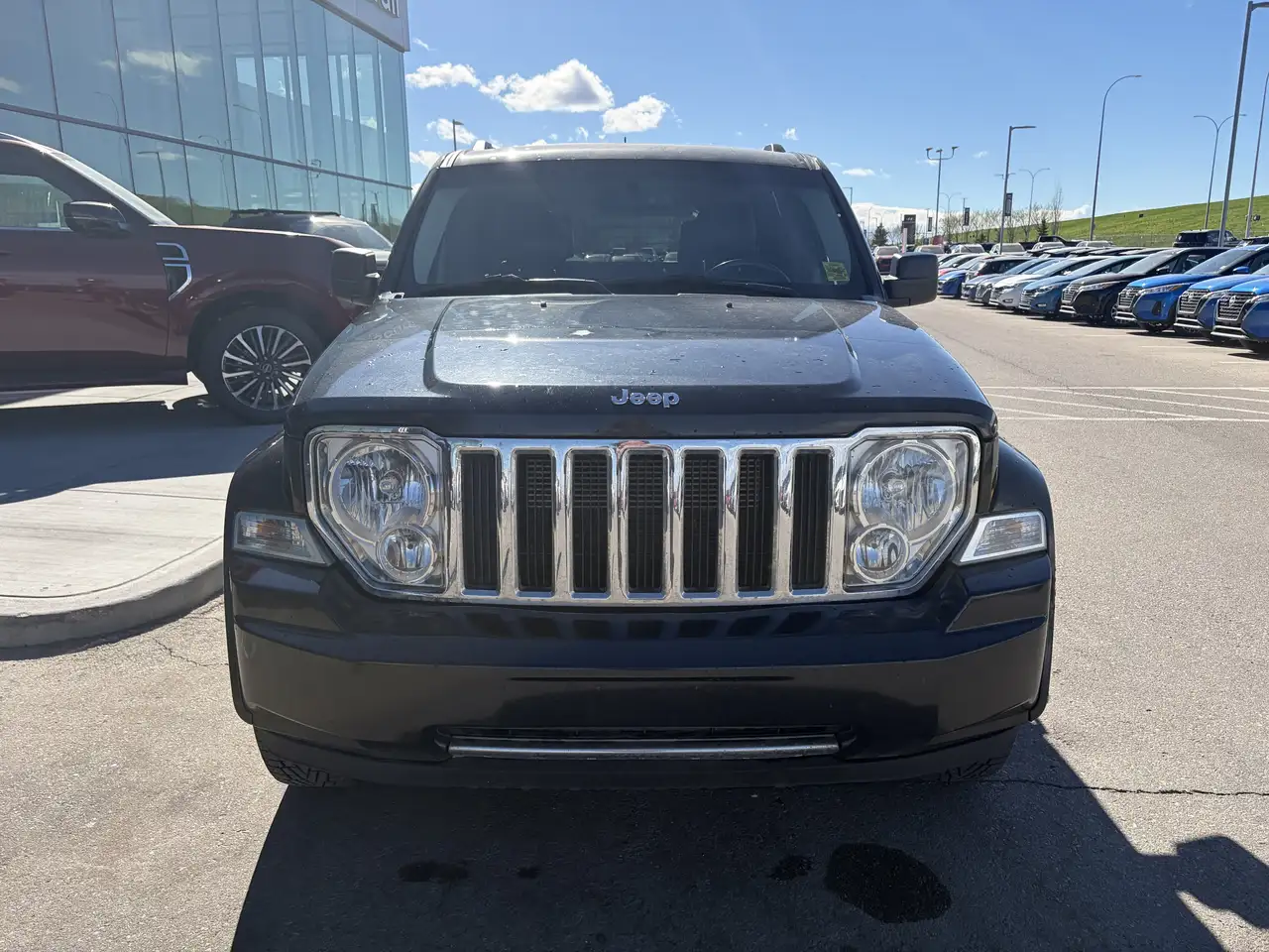 Jeep Liberty снимка Jeep Liberty