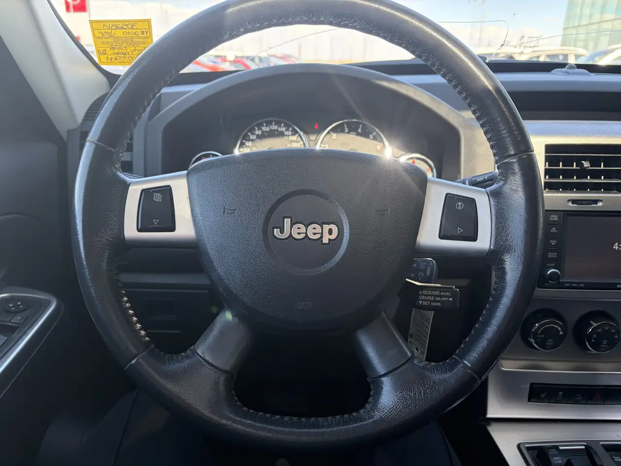 Jeep Liberty снимка Jeep Liberty