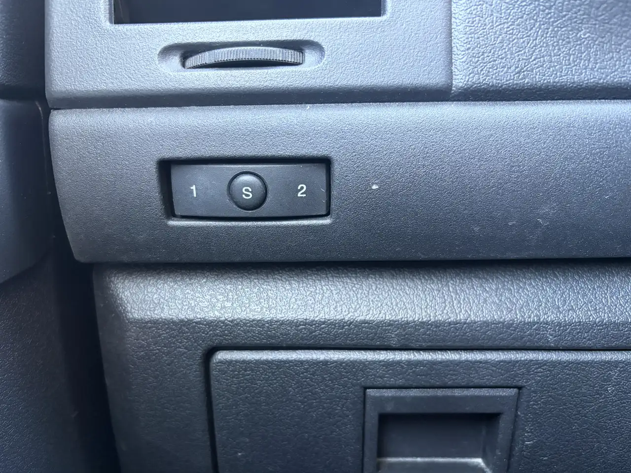 Jeep Liberty снимка Jeep Liberty