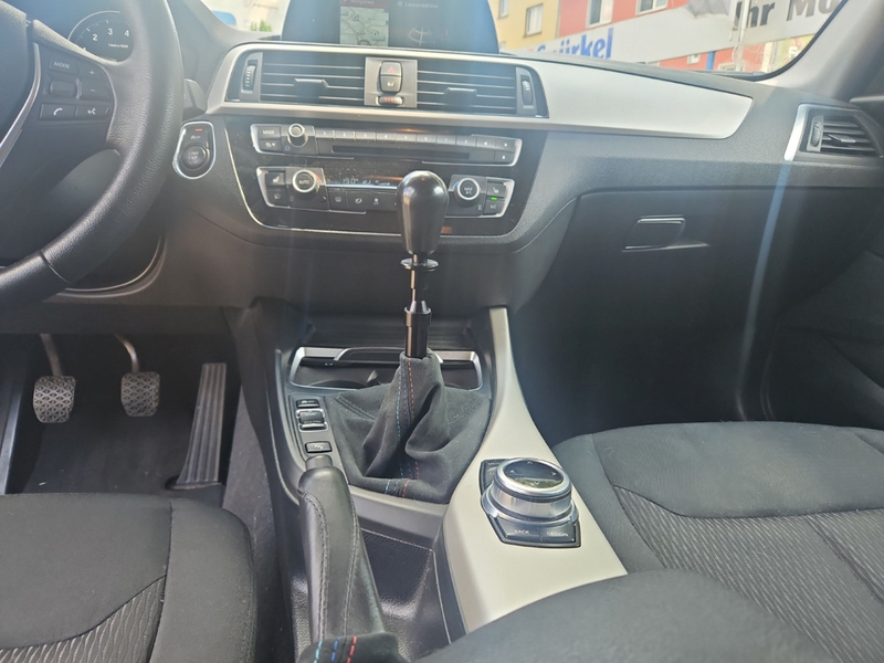 BMW 120 i Advantage — photo 10