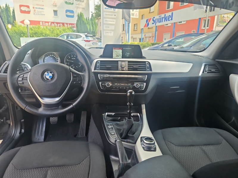 BMW 120 i Advantage — photo 9