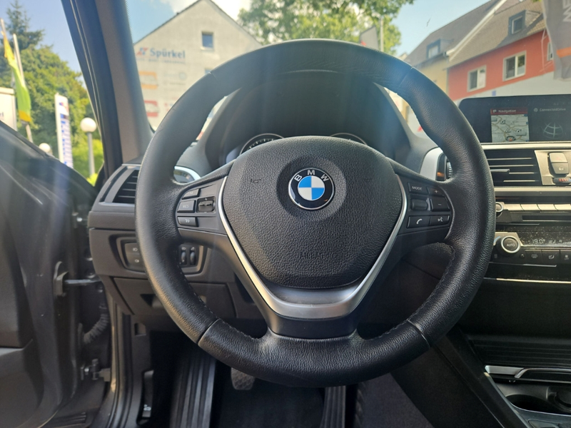 BMW 120 i Advantage — photo 11