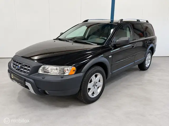 Volvo XC70 2.5 T Momentum AUTOMAAT / LEER
