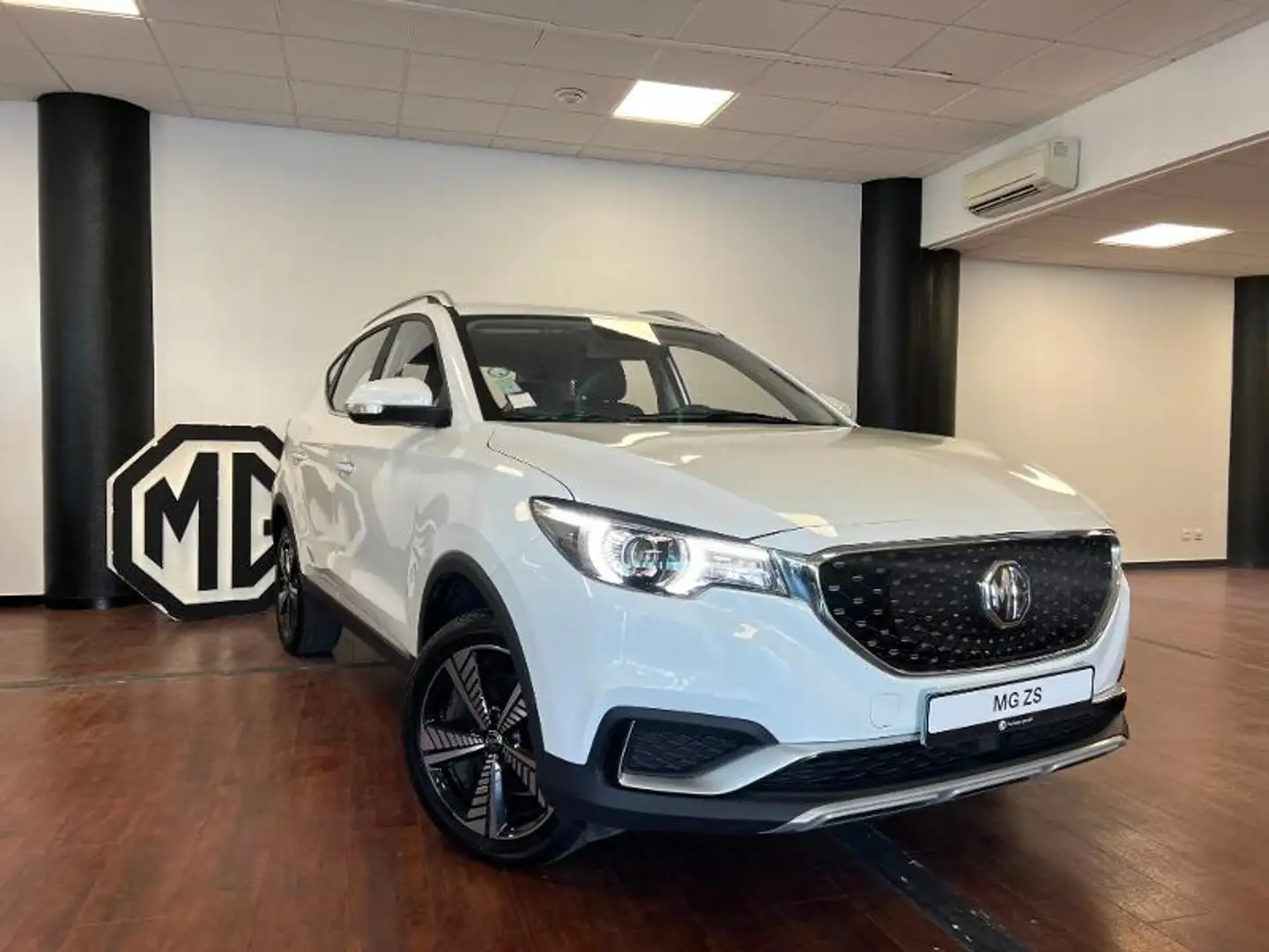 MG ZS EV 143ch Luxury - 1