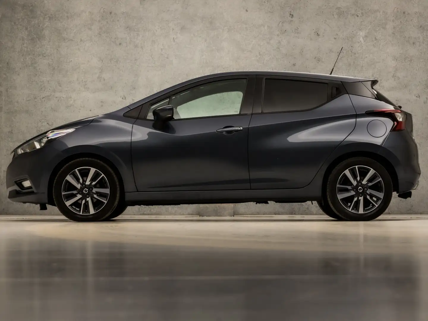 Nissan Micra 0.9 IG-T N-Connecta Sport (NAVIGATIE, CLIMATE, CAM Grijs - 2