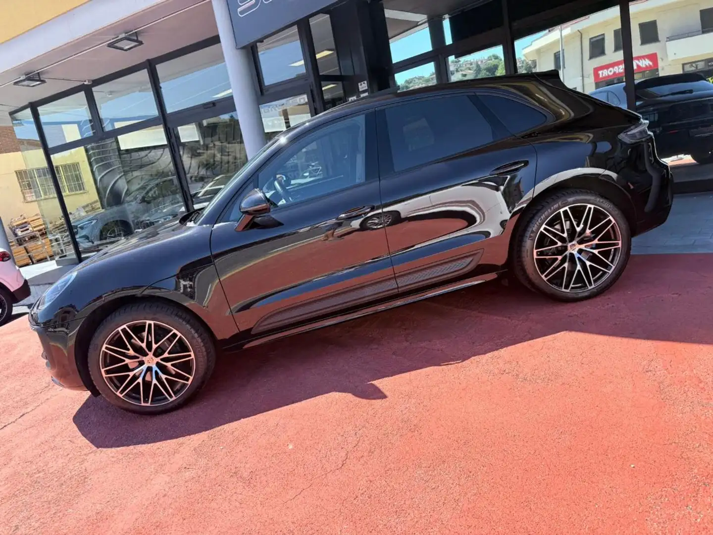 Porsche Macan SPORT CHRONO PASM SEDILI VENTILATI 21 PANORAMA Noir - 2