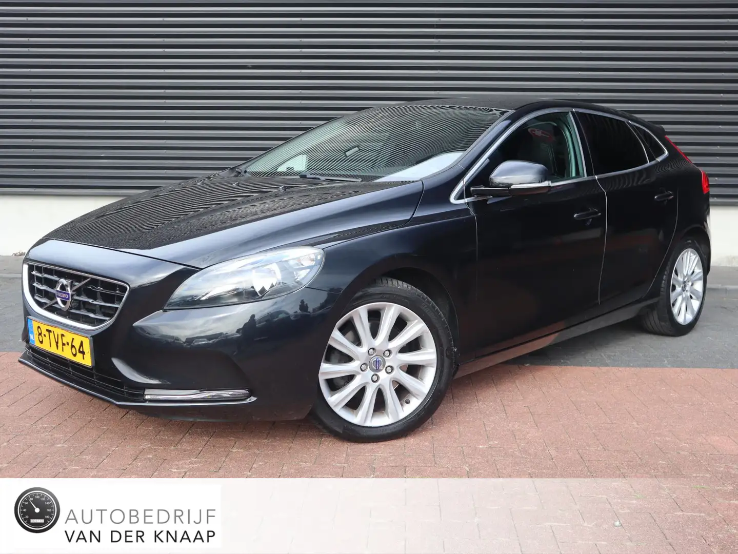 Volvo V40 1.6 T4 Momentum | Clima | Cruise | Multimedia/Navi Zwart - 1