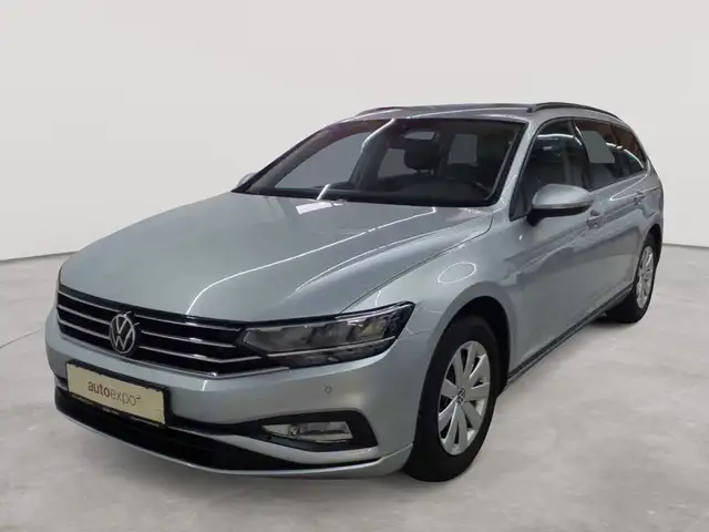 Volkswagen Passat view 2