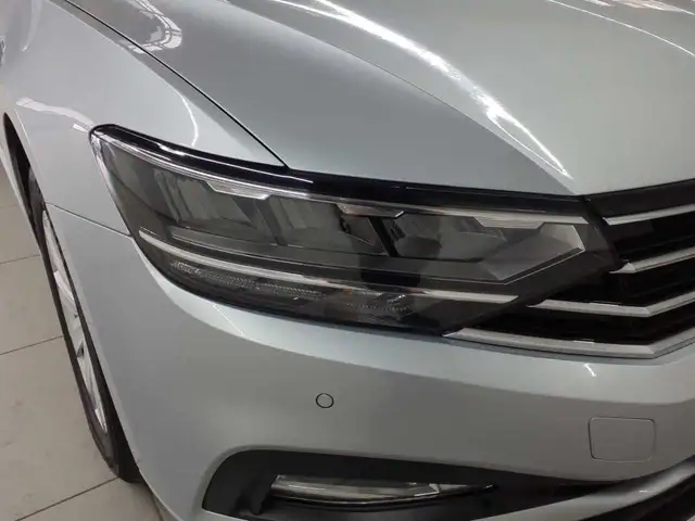 Volkswagen Passat view 17