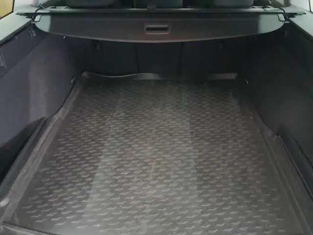 Volkswagen Passat view 15