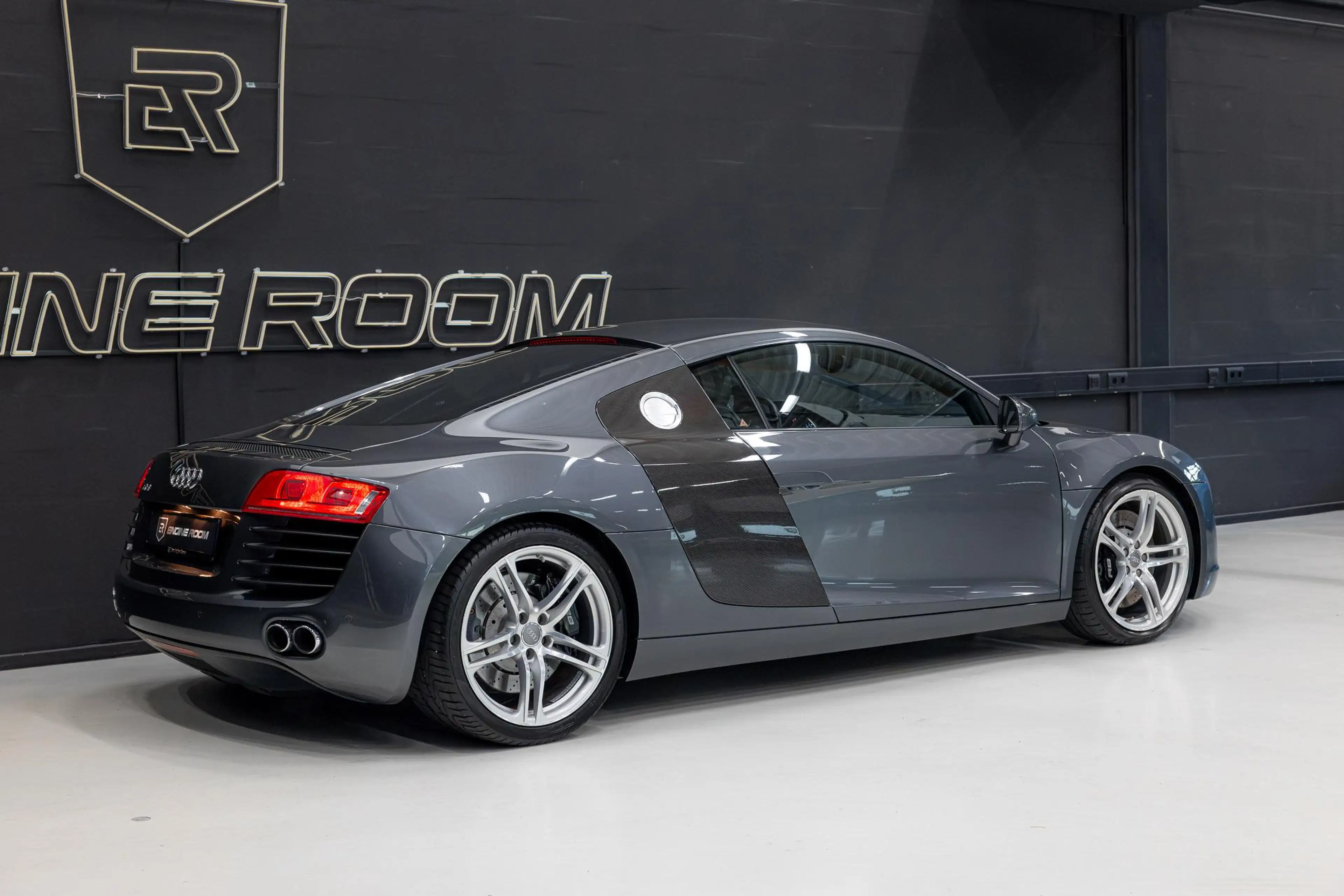 Audi R8 4.2 V8 FSI Manual | Carbon | FulL History | — photo 15