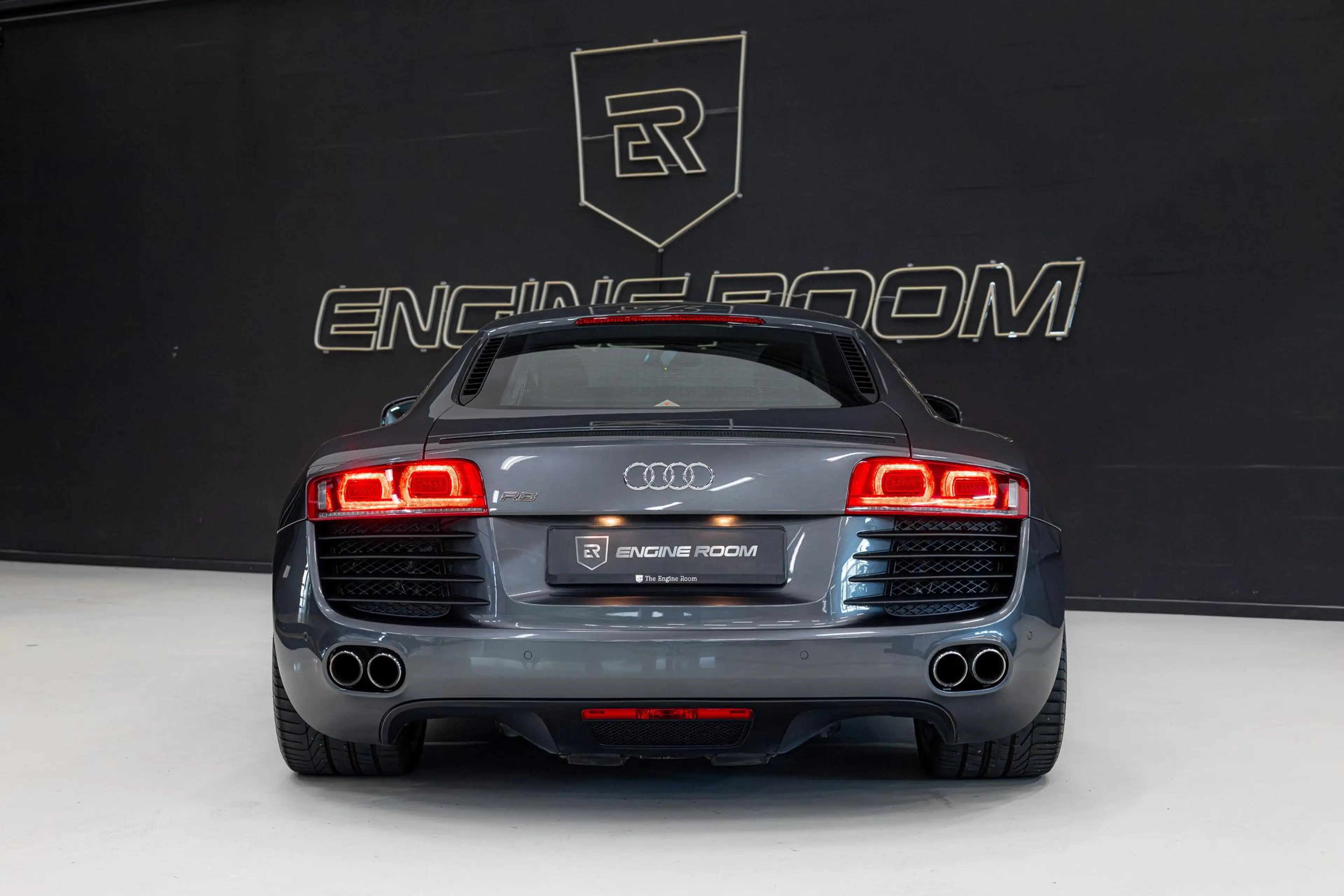 Audi R8 4.2 V8 FSI Manual | Carbon | FulL History | — photo 13