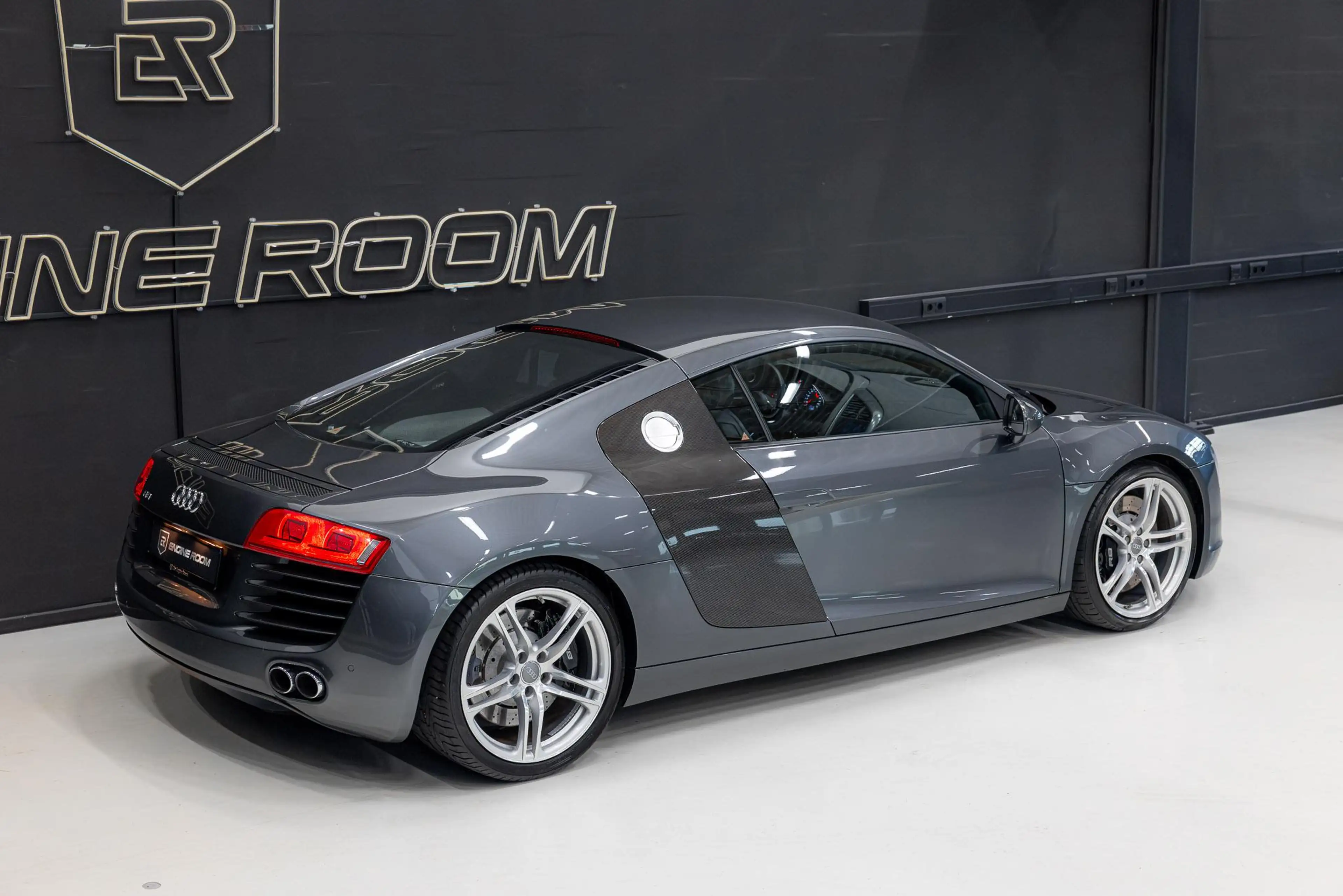 Audi R8 4.2 V8 FSI Manual | Carbon | FulL History | — photo 14
