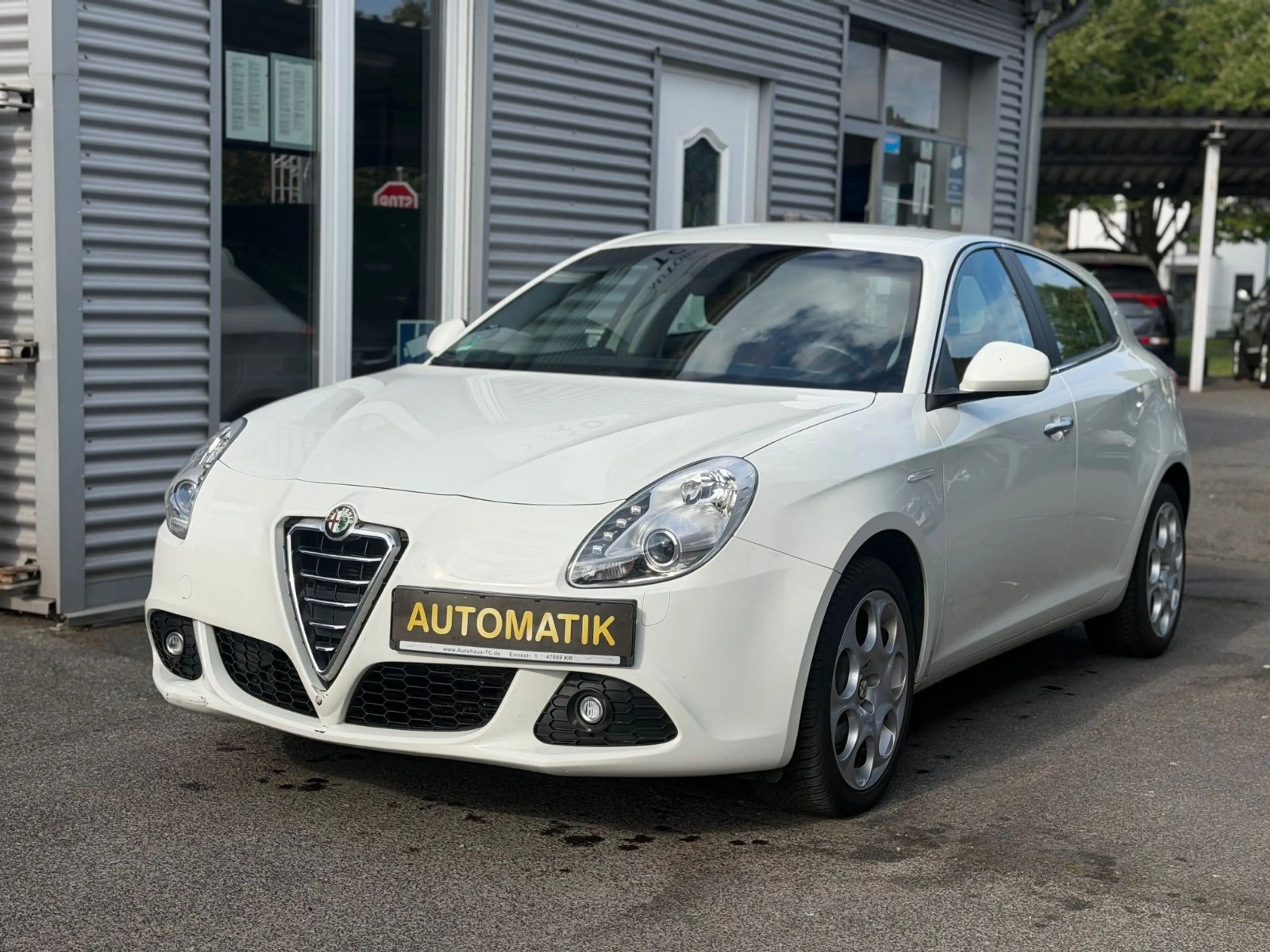 Alfa Romeo Giulietta Turismo AUTOMATIK+EINPARKHILFE+LEDER — photo 2