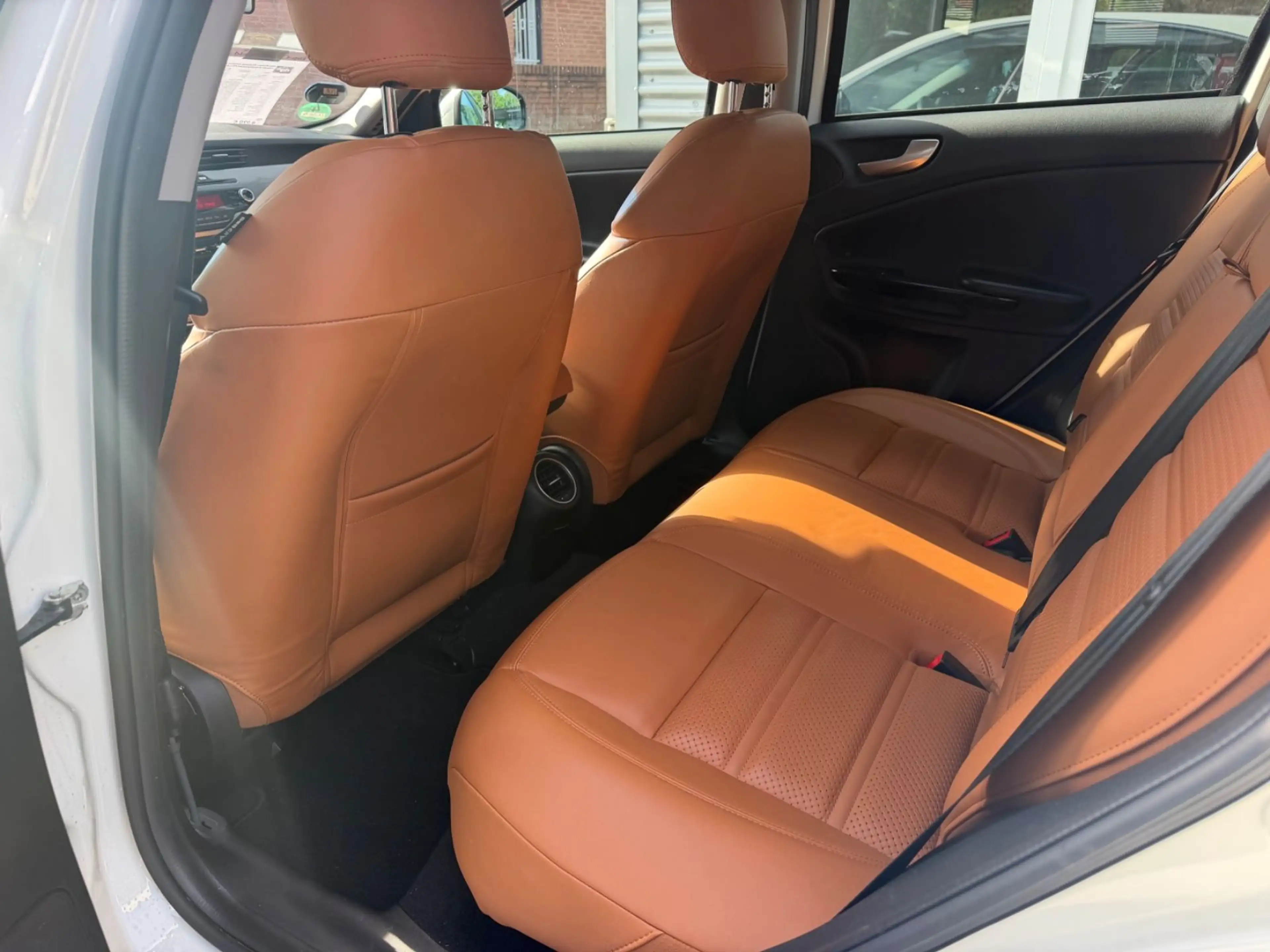 Alfa Romeo Giulietta Turismo AUTOMATIK+EINPARKHILFE+LEDER — photo 13
