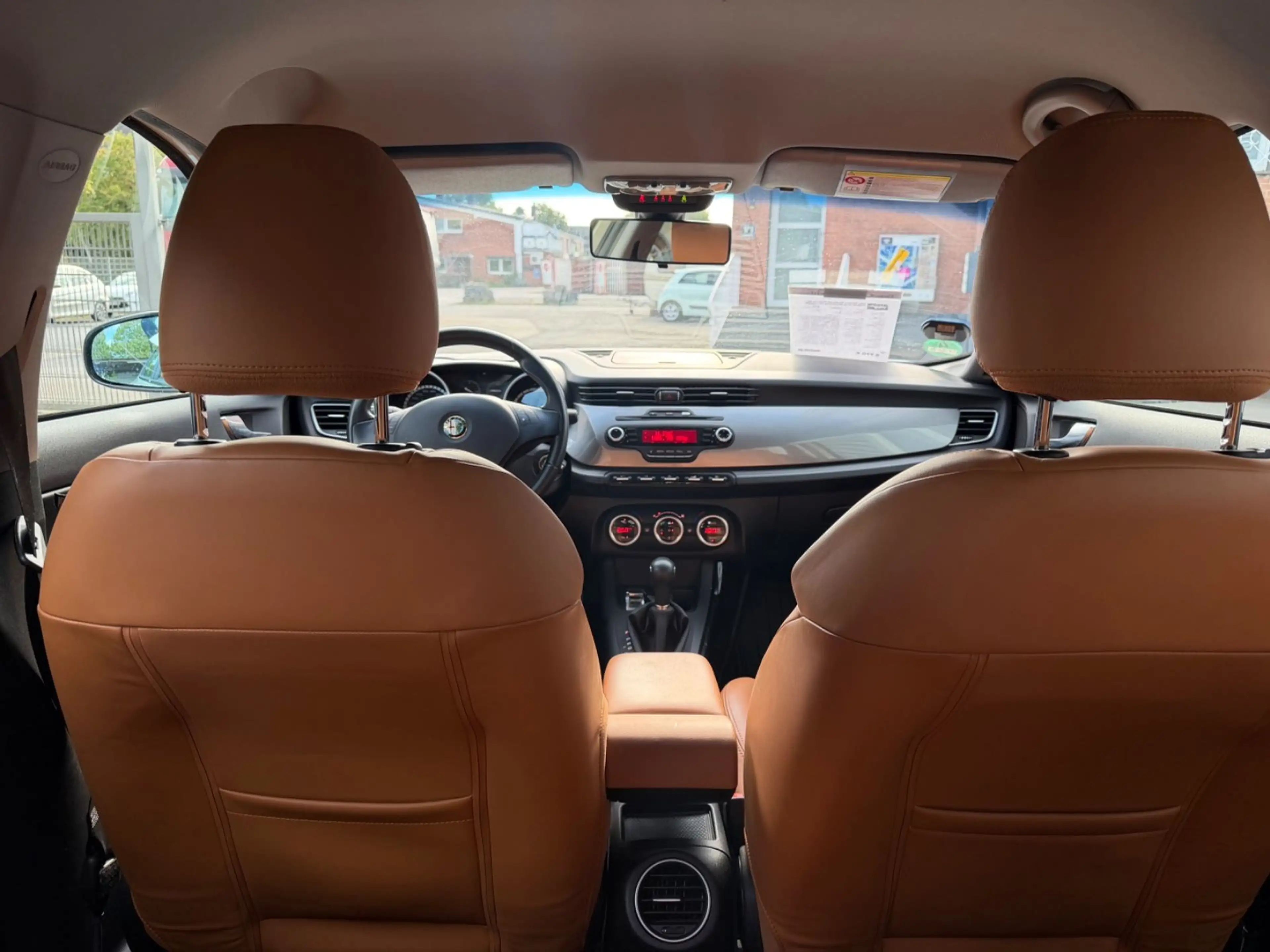 Alfa Romeo Giulietta Turismo AUTOMATIK+EINPARKHILFE+LEDER — photo 12