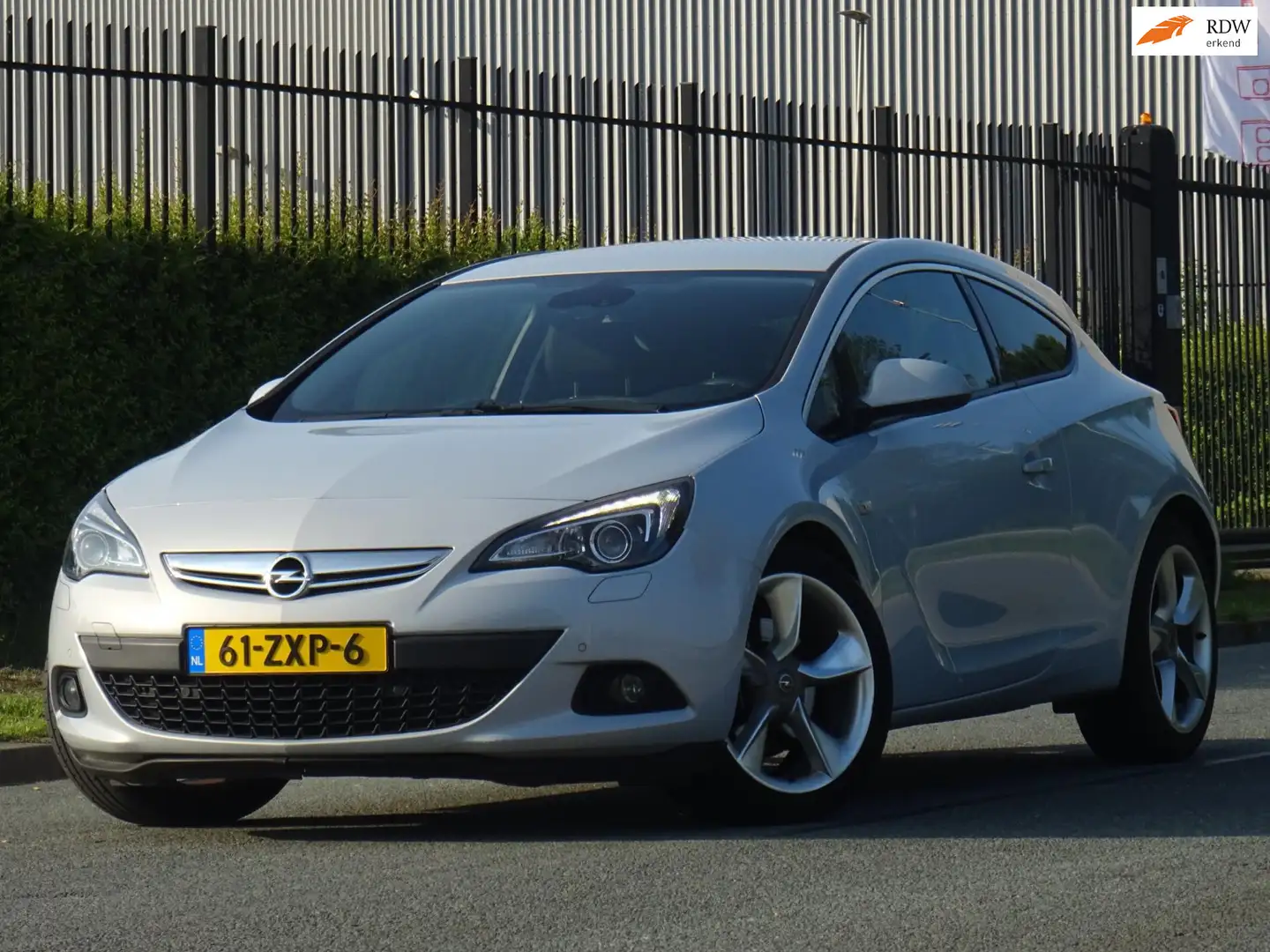 Opel Astra GTC 1.4 Turbo Sport NAP/NAVI/AIRCO/CRUISE/PDC/APK Grijs - 1