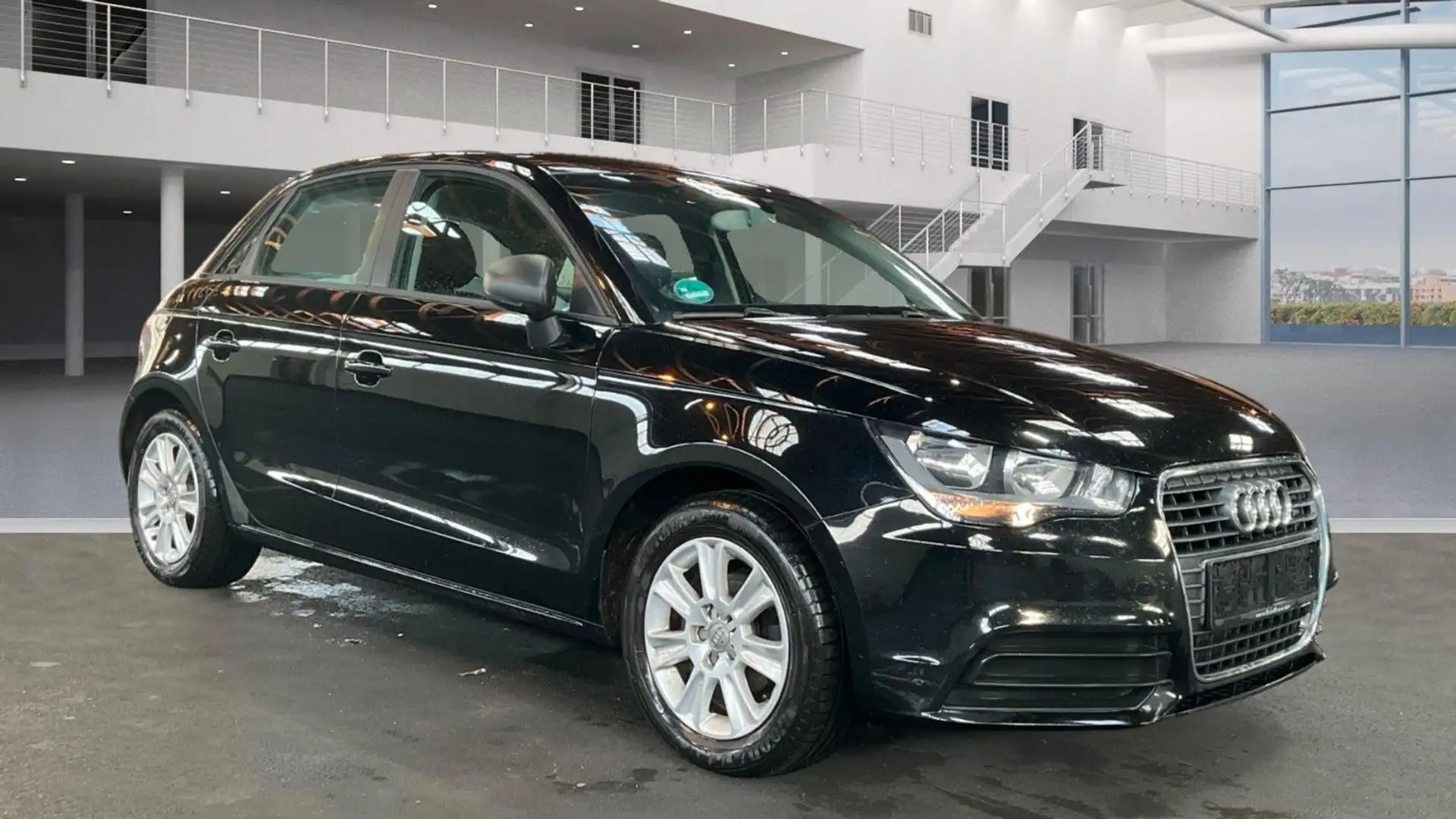 Audi A1 Sportback attraction-NAVI-PDC-TÜV NEU-1 J.Gar Schwarz - 2