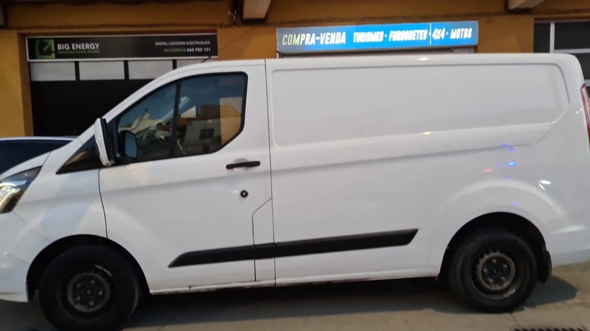 Ford Transit Custom FT 280 L1 Van Ambiente 130 Wit - 2