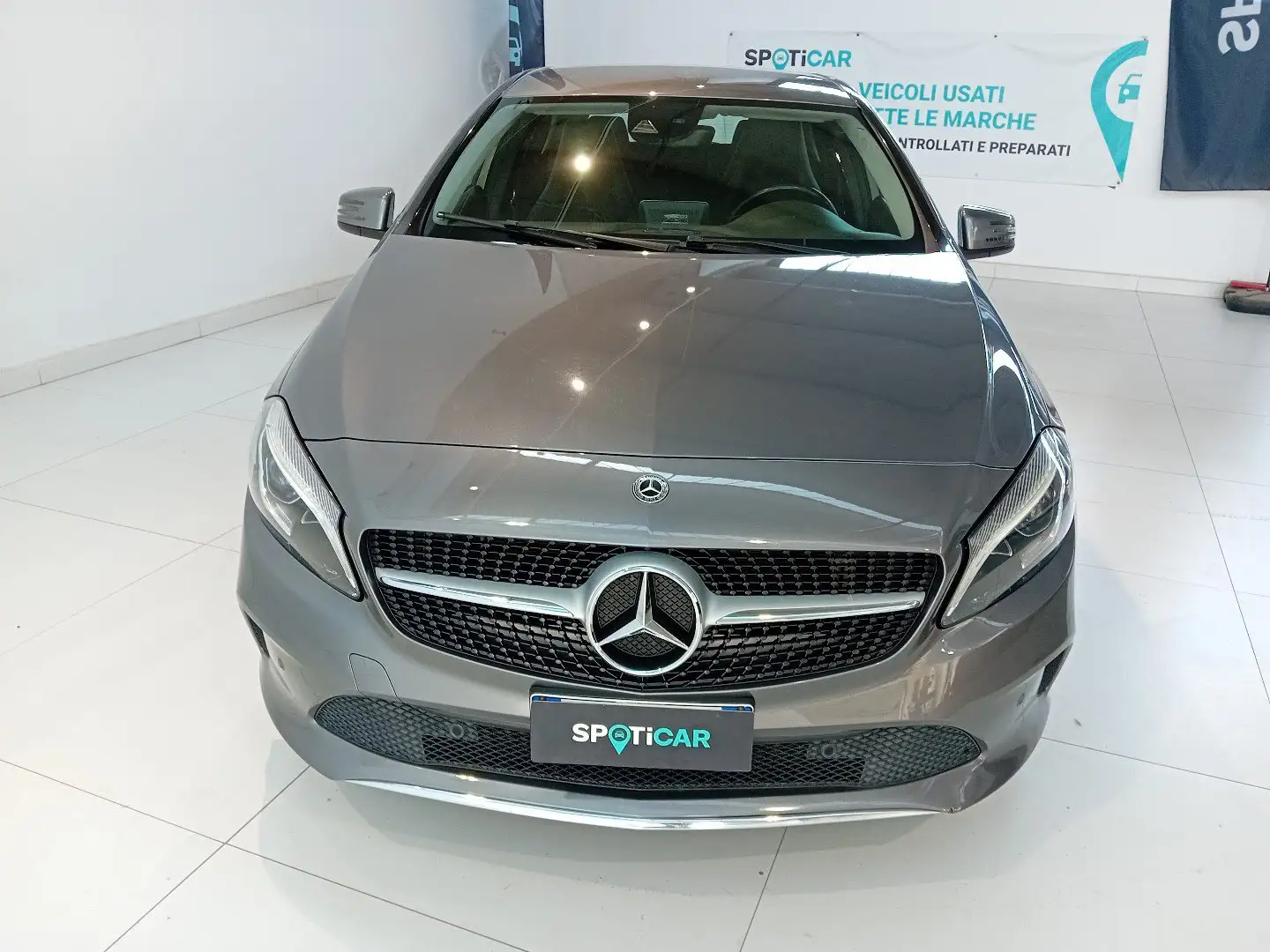 Mercedes-Benz A 180 A 180 d Automatic Executive Argento - 2