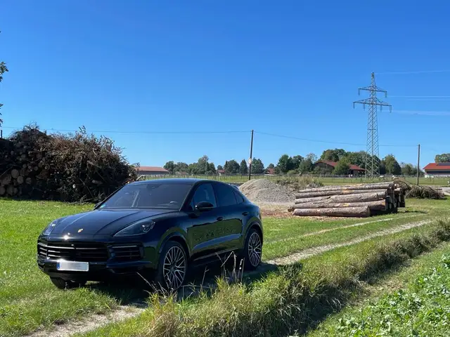 Porsche Cayenne view 8