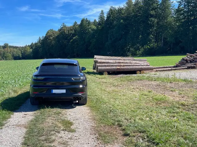 Porsche Cayenne view 7