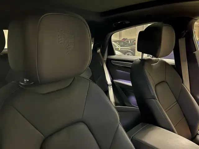 Porsche Cayenne view 12