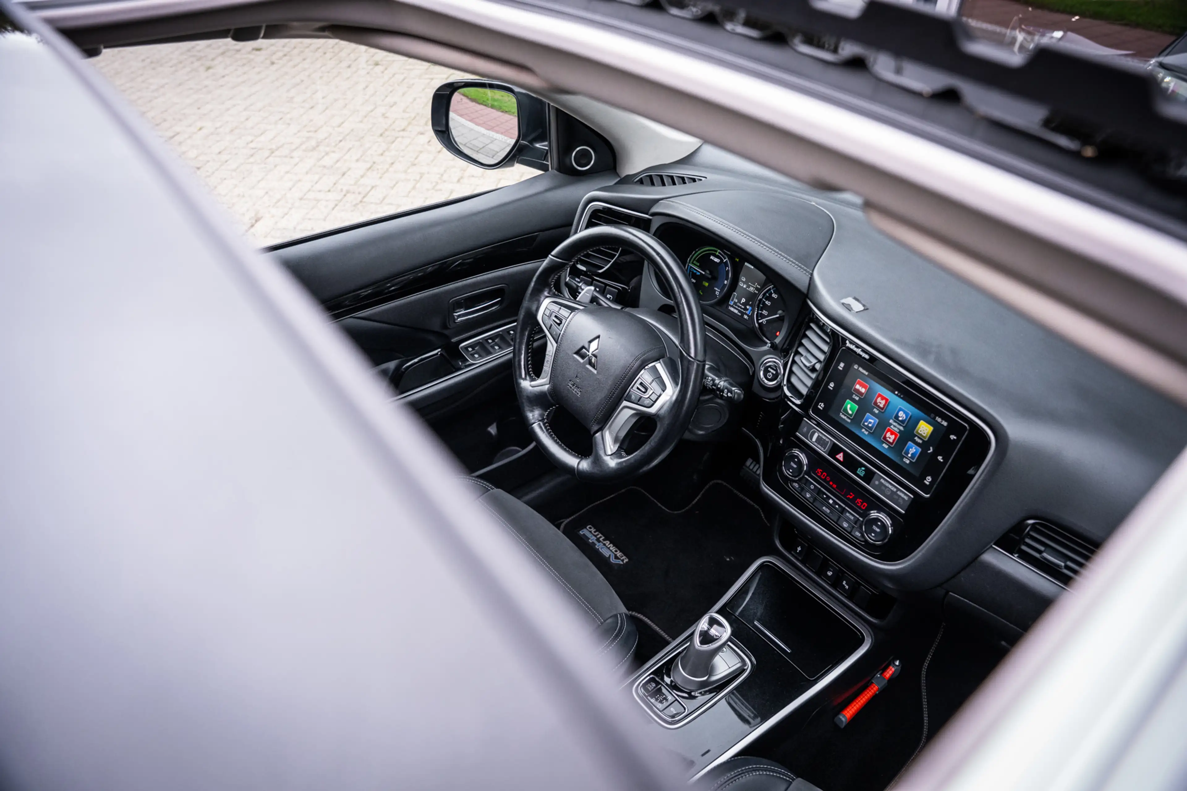 Mitsubishi Outlander 2.4 PHEV Intense+|Trekh|Pano|Dealer Onderhouden|Ca — photo 42