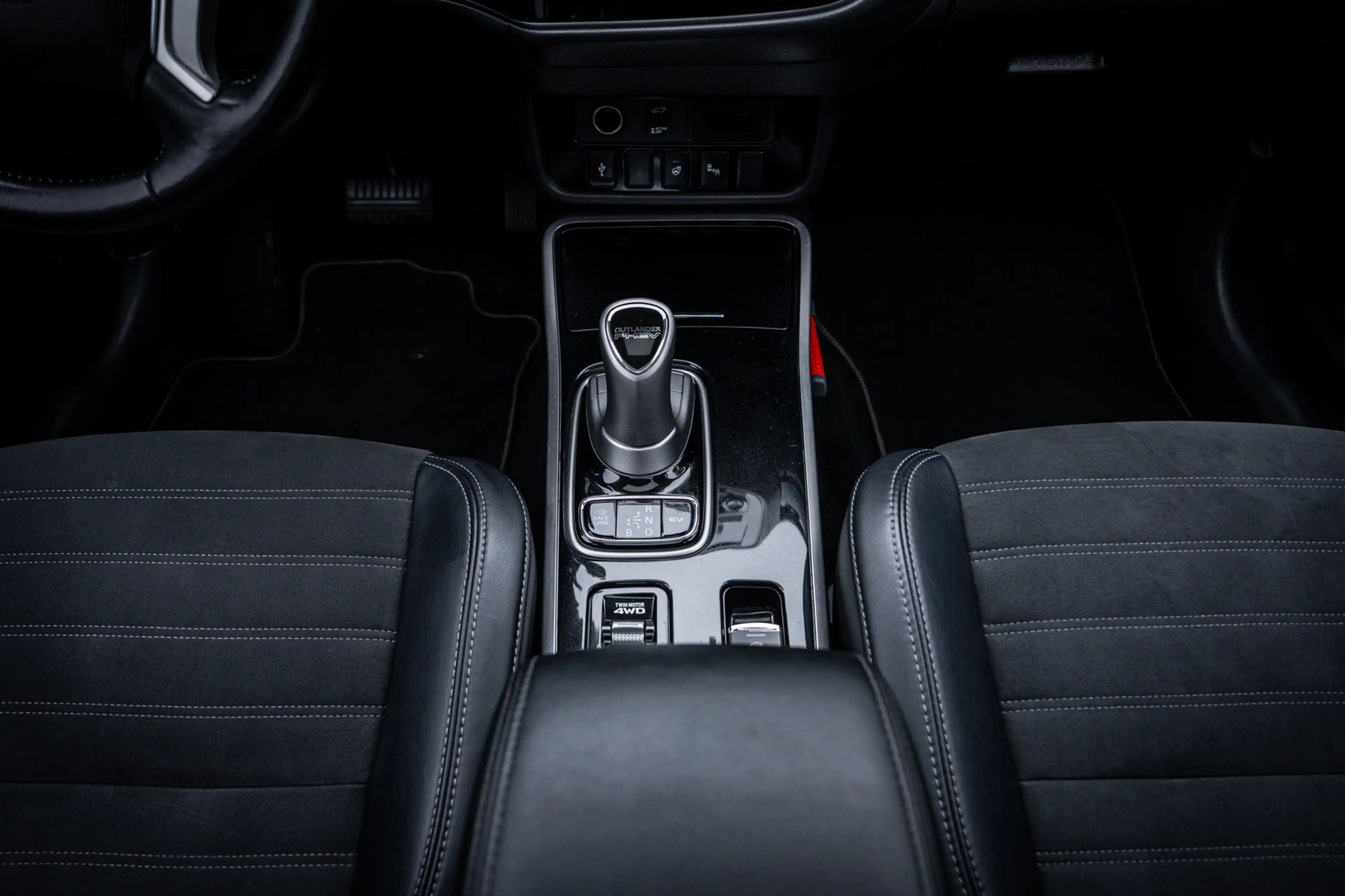Mitsubishi Outlander 2.4 PHEV Intense+|Trekh|Pano|Dealer Onderhouden|Ca — photo 32