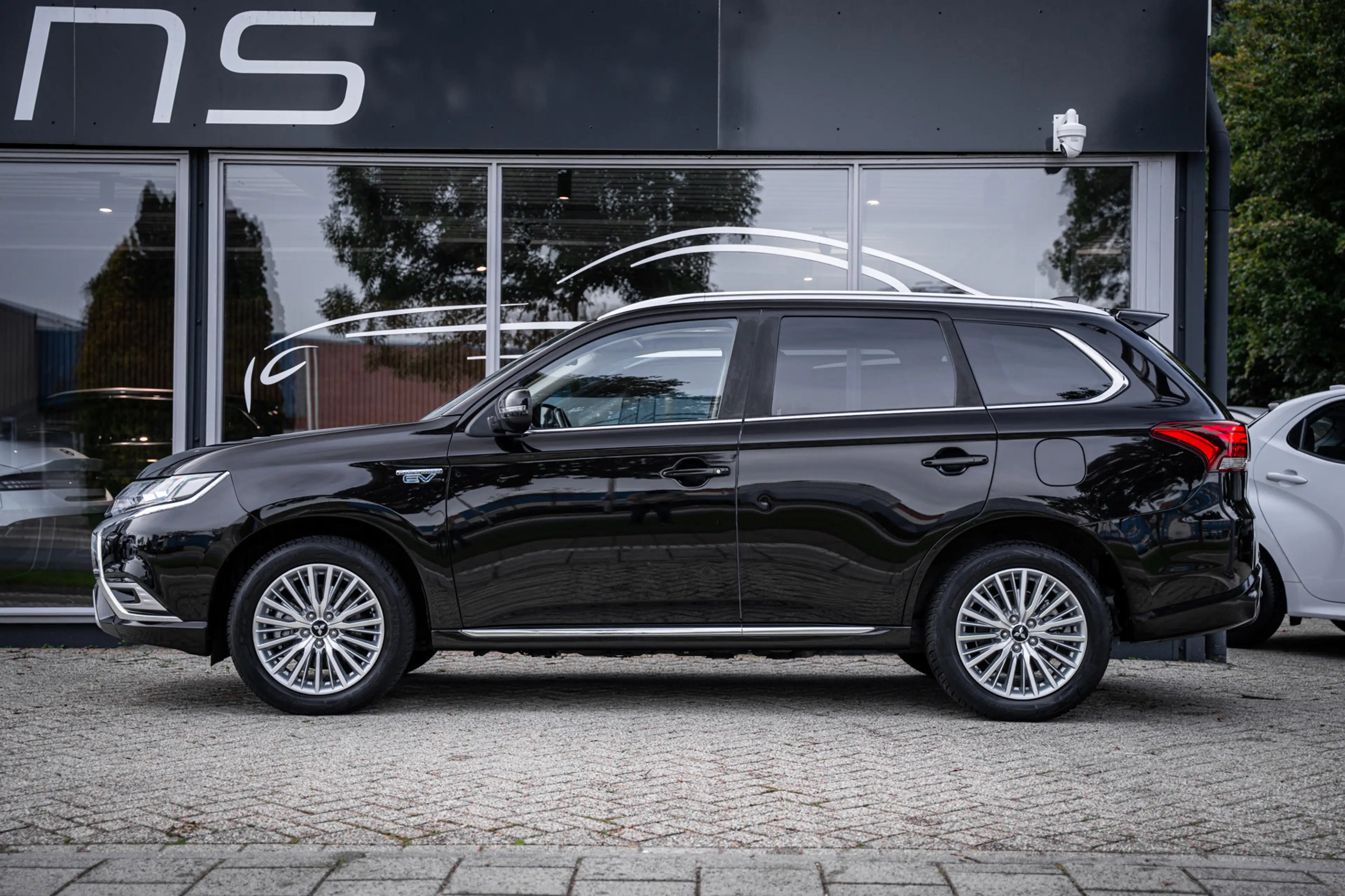 Mitsubishi Outlander 2.4 PHEV Intense+|Trekh|Pano|Dealer Onderhouden|Ca — photo 6