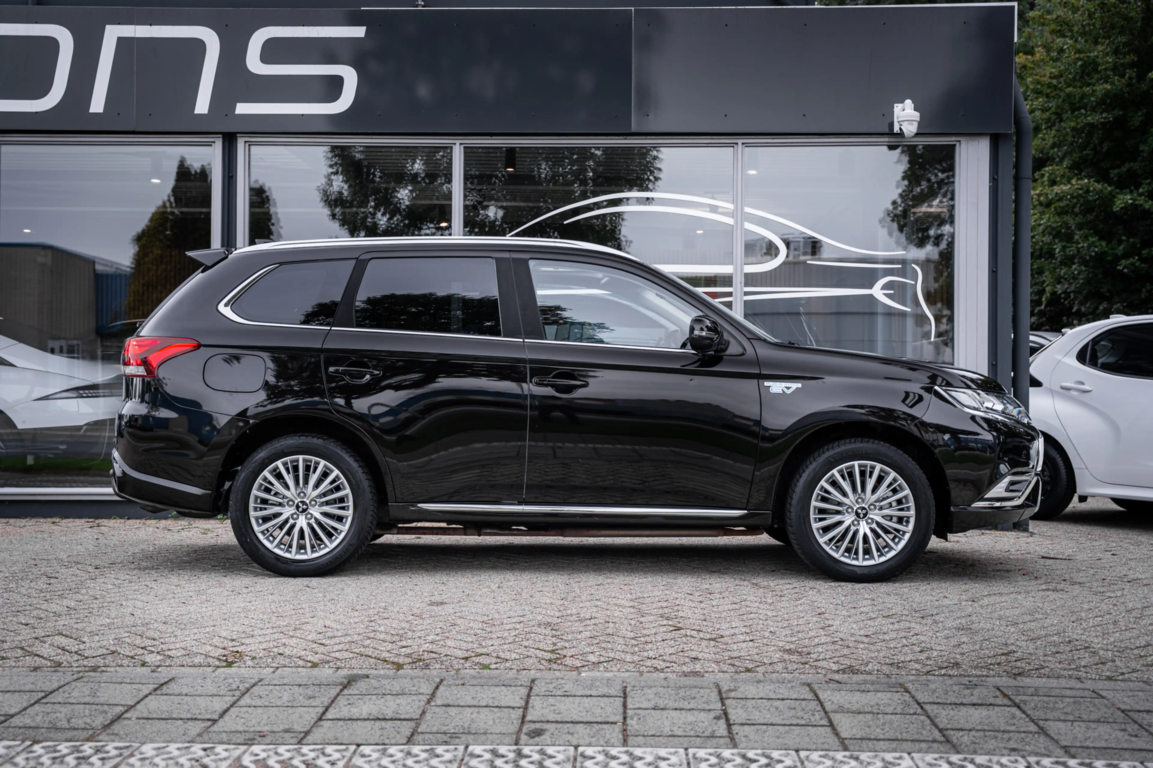 Mitsubishi Outlander 2.4 PHEV Intense+|Trekh|Pano|Dealer Onderhouden|Ca — photo 12