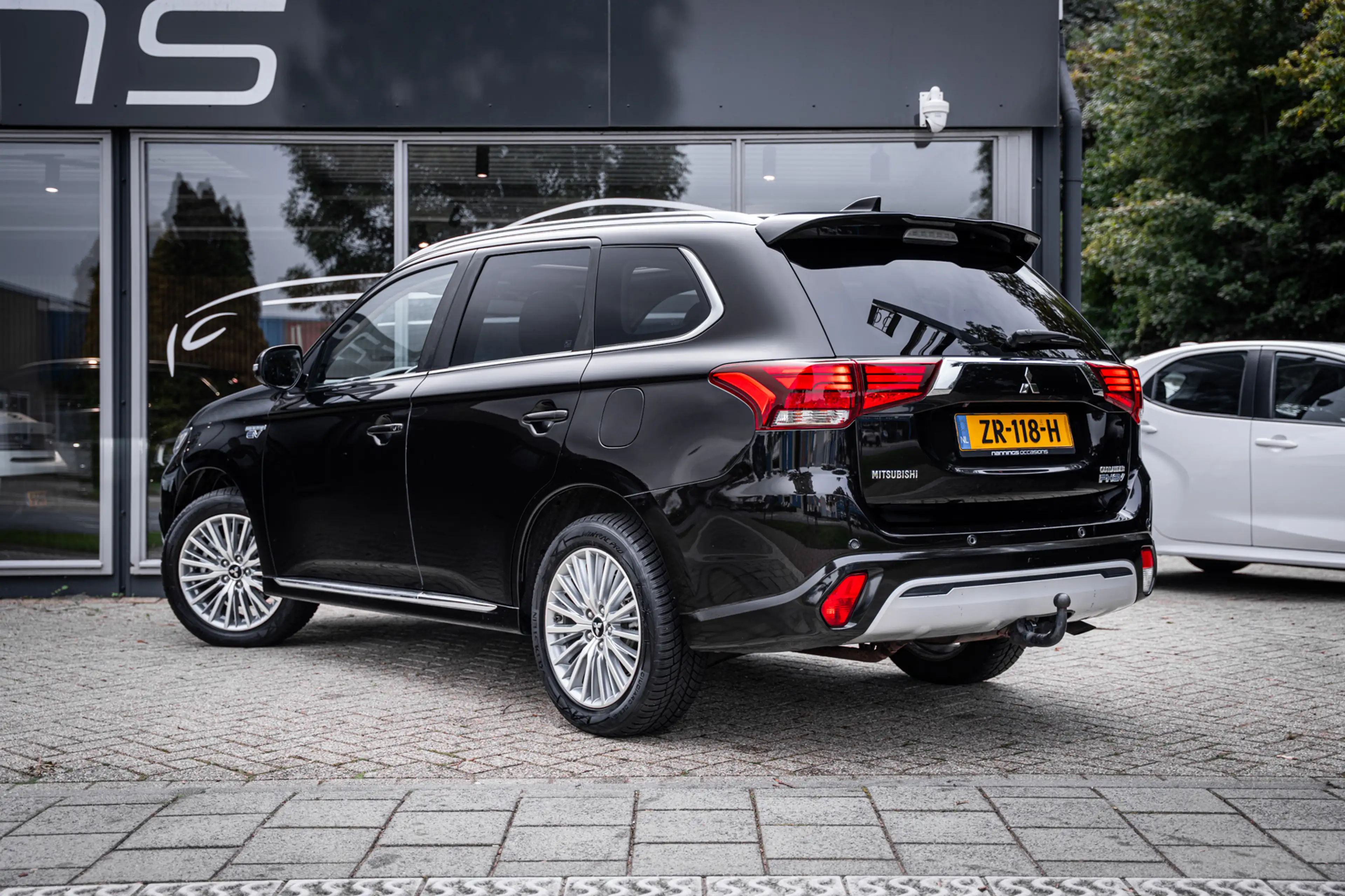 Mitsubishi Outlander 2.4 PHEV Intense+|Trekh|Pano|Dealer Onderhouden|Ca — photo 8