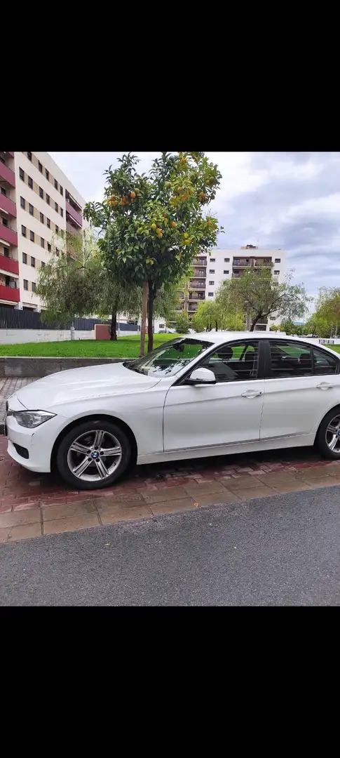 BMW 318 318dA Essential Plus Edition - 2