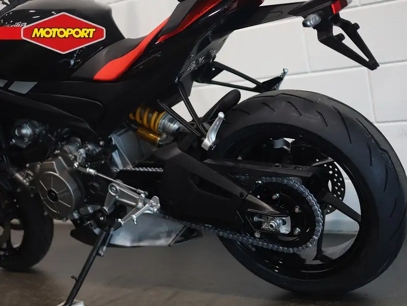 Aprilia Tuono - foto 7