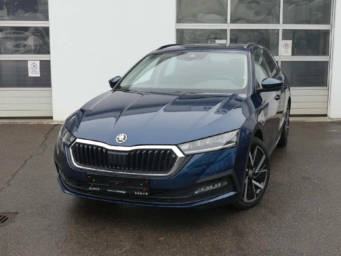 Skoda Octavia Octavia Combi Clever 2,0l TDI DSG AHK/Kamera/App Blau - 1