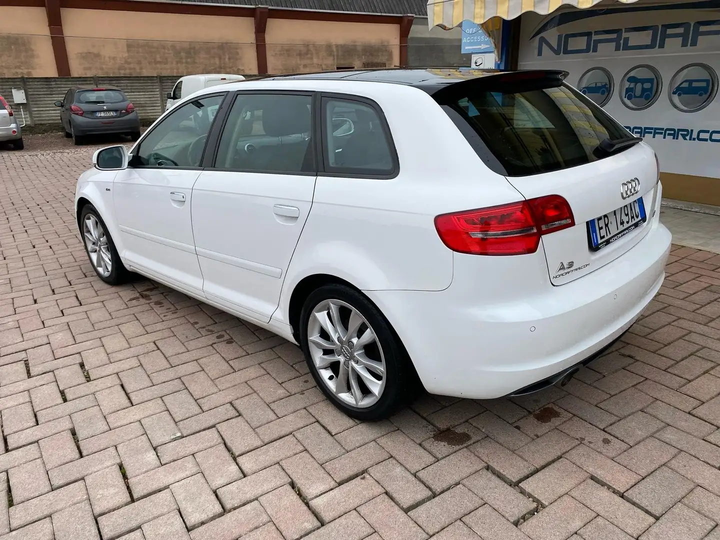 Audi A3 A3 Sportback 1.6 tdi S-Line  s-tronic - 2