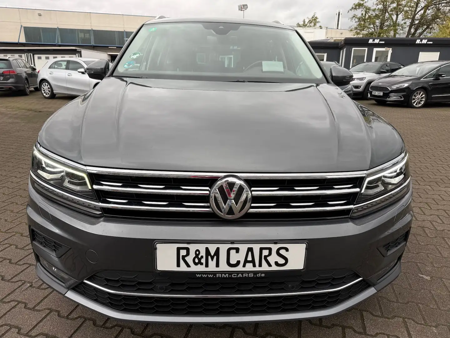 Volkswagen Tiguan 2.0 TSI Highline 4Motion Grau - 2