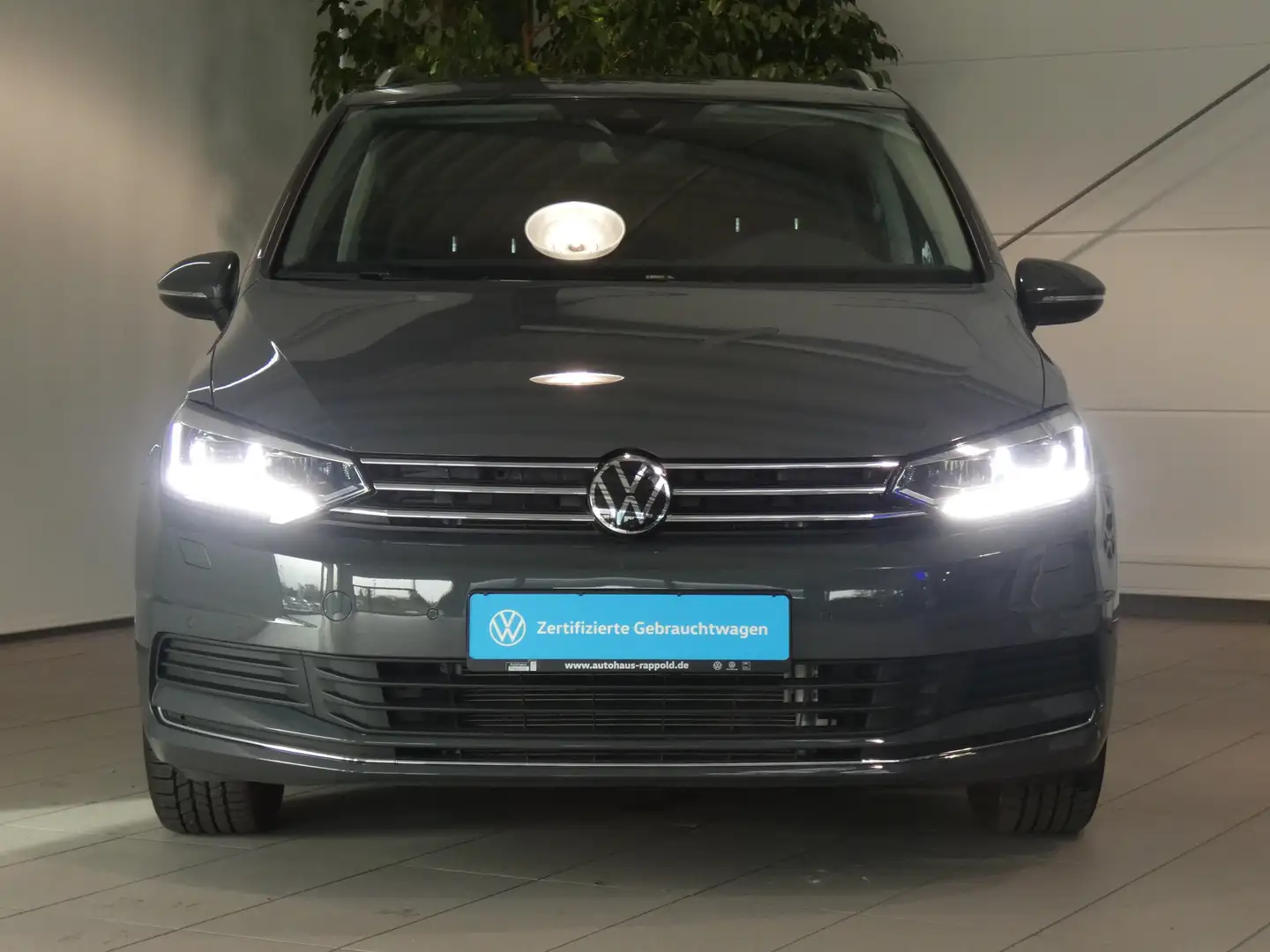 Volkswagen Touran 1.5 TSI Active DSG LED 7 SITZE STHZ KAMERA Grijs - 2