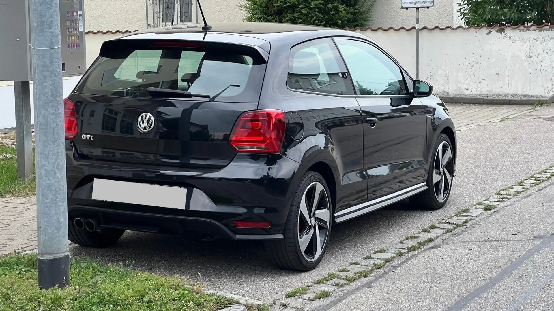 Volkswagen Polo GTI 1.8 TSI (Blue Motion Technology) - 1