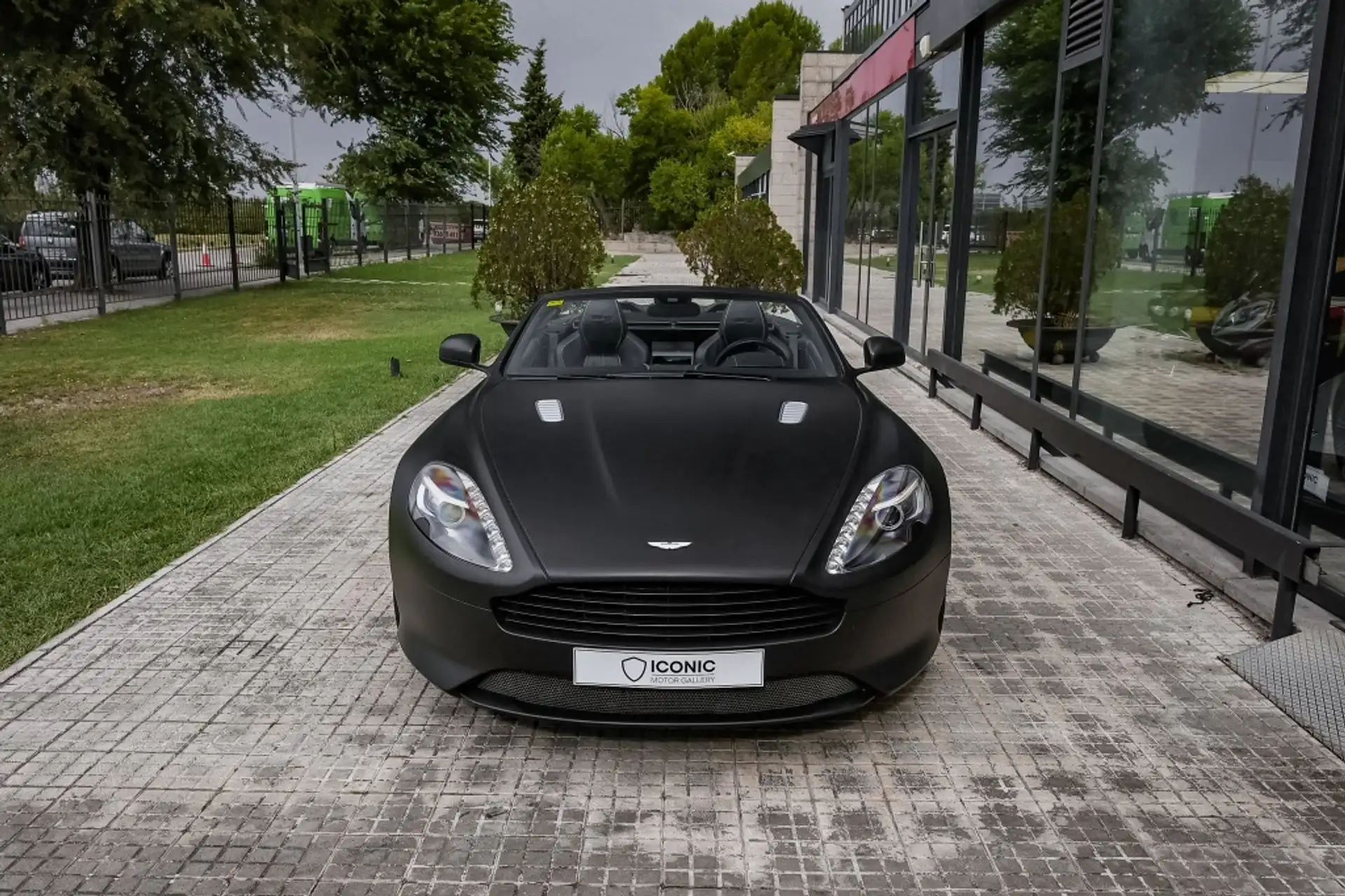 애스턴마틴 DB9 Volante 2013 건메탈 사진 4