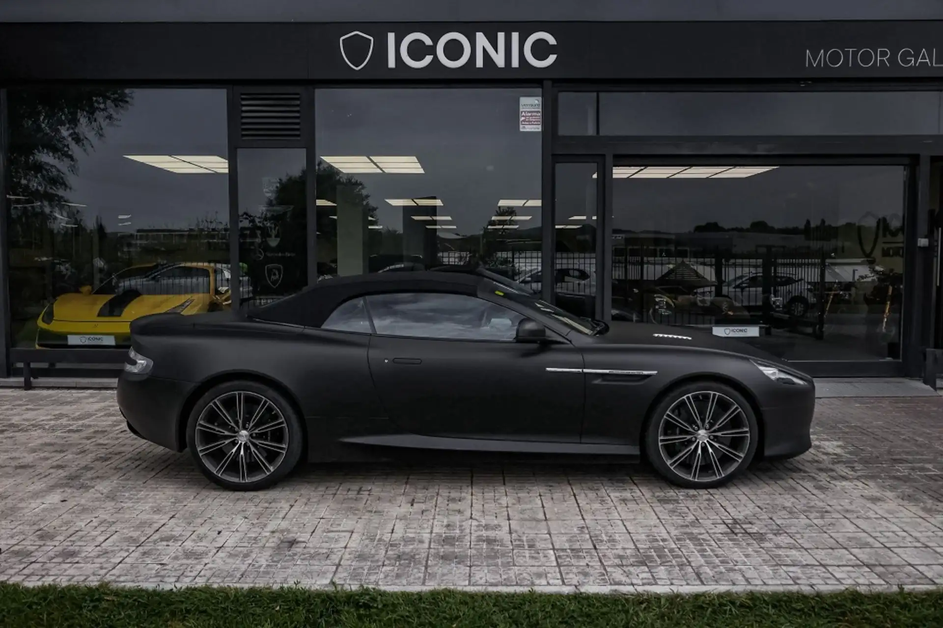 애스턴마틴 DB9 Volante 2013 건메탈 사진 6