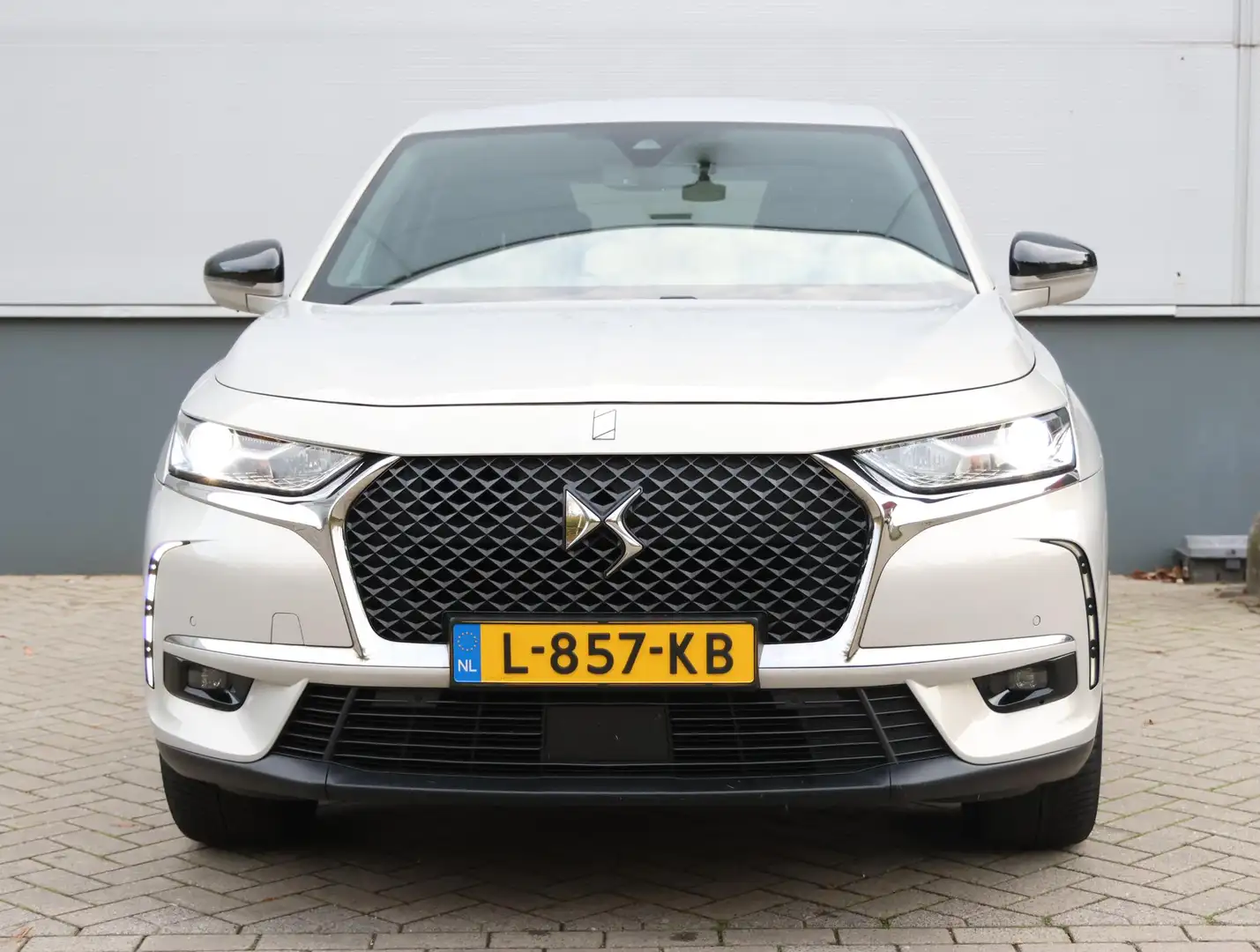 DS Automobiles DS 7 Crossback 130pk So Chic | Adaptieve Demping | Xenon | Apple Gris - 2