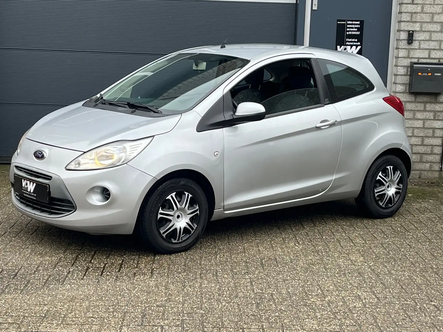 Ford Ka/Ka+ 1.2 Style start/stop NL auto N.A.P. Grau - 2