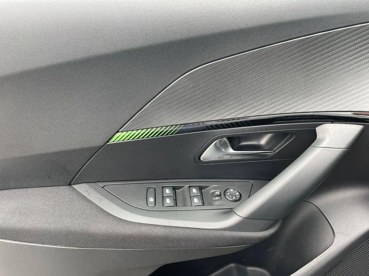 Peugeot 2008 1.2 Puretech Active S&S 100cv, миниатюра 13