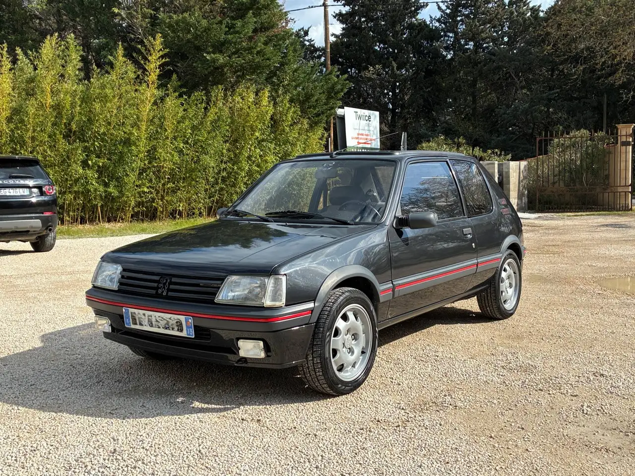 Peugeot 205